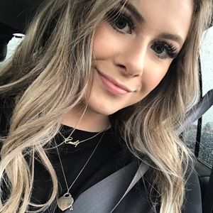 Meet your Posher, Emily